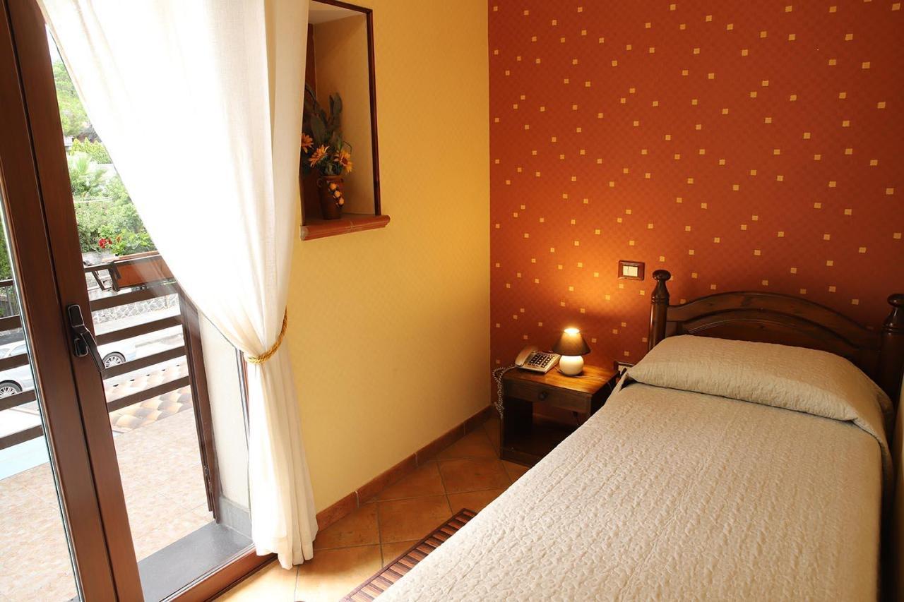 Hotel Alle Pendici 니콜로시 외부 사진